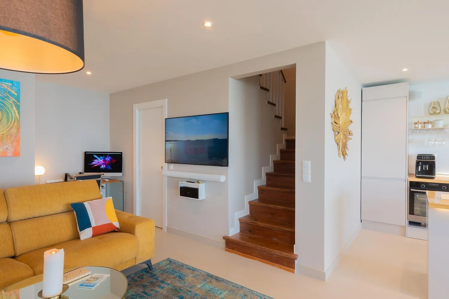 Seaside Tranquility And Urban Luxury - Stylish Duplex In Torremolinos W Jacuzziアパートメント アパート