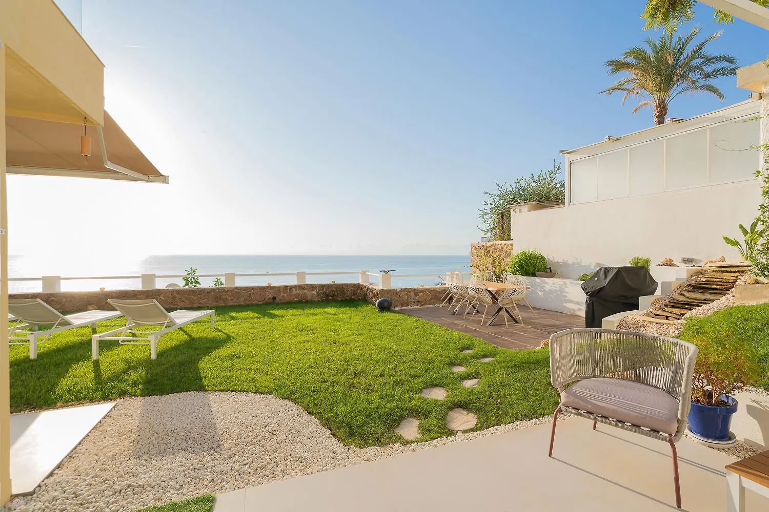 Seaside Tranquility And Urban Luxury - Stylish Duplex In Torremolinos W Jacuzziアパートメント アパート
