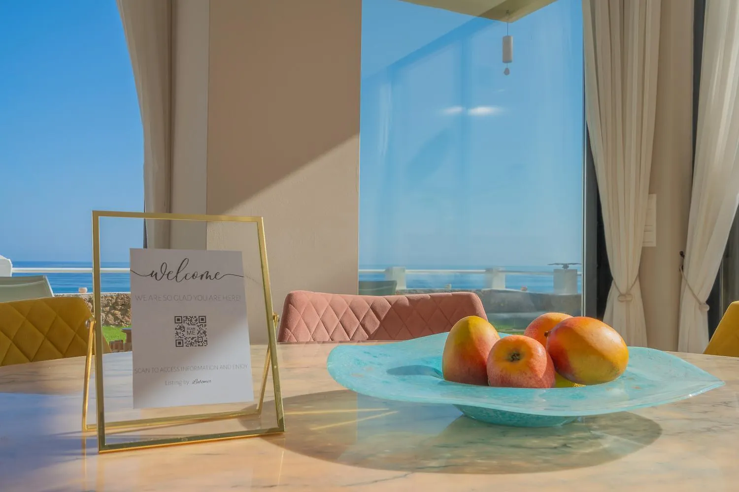 Seaside Tranquility And Urban Luxury - Stylish Duplex In Torremolinos W Jacuzziアパートメント 0*,