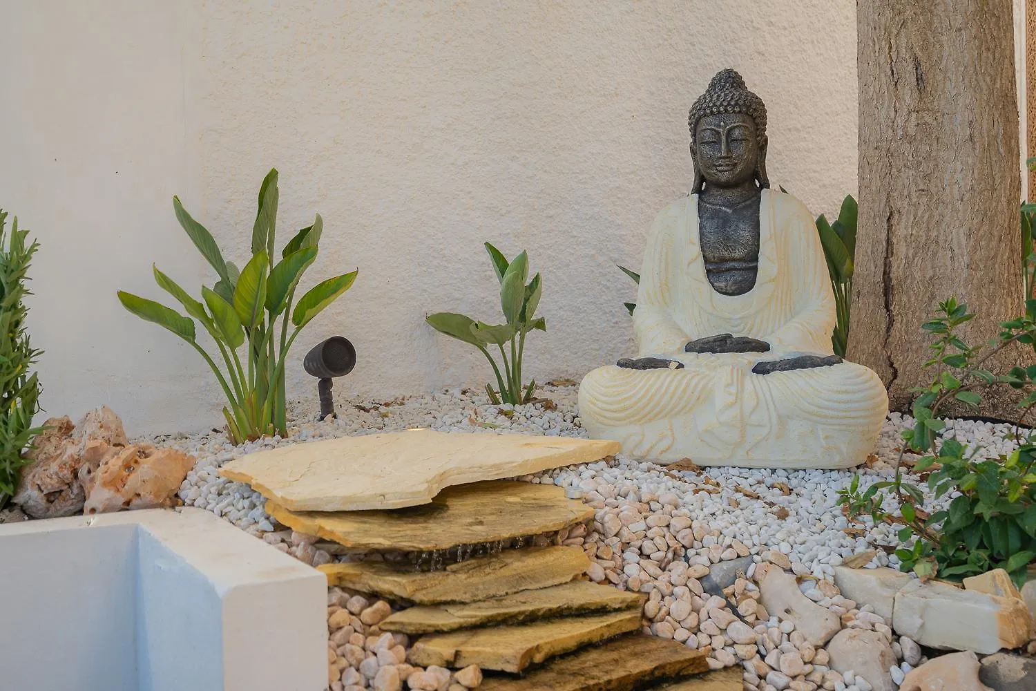 Seaside Tranquility And Urban Luxury - Stylish Duplex In Torremolinos W Jacuzziアパートメント アパート