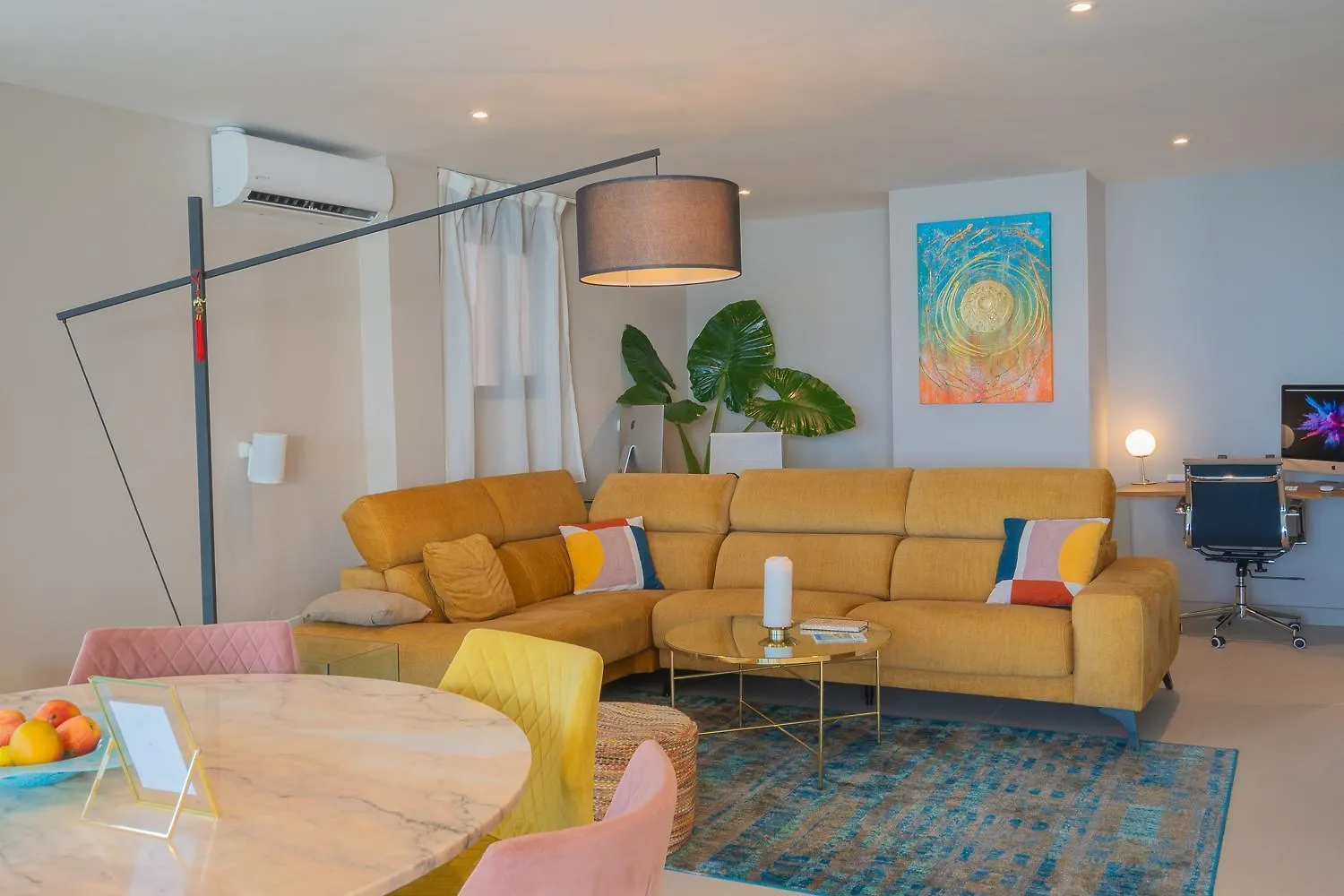 Seaside Tranquility And Urban Luxury - Stylish Duplex In Torremolinos W Jacuzzi Apartment