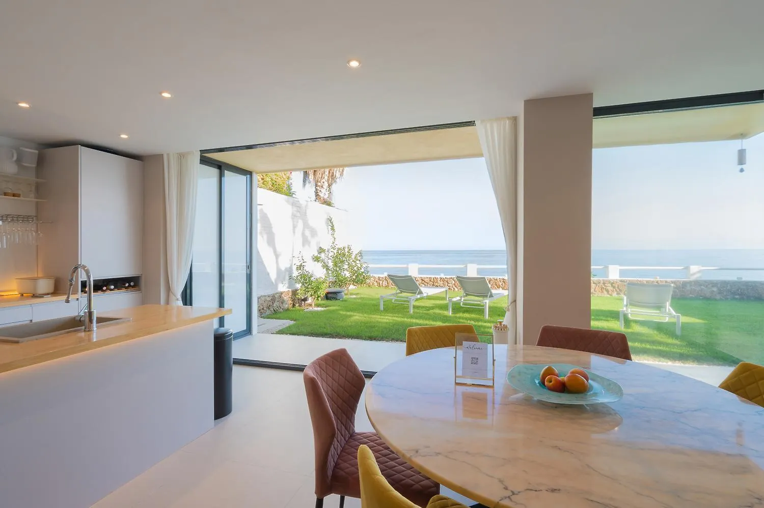 Seaside Tranquility And Urban Luxury - Stylish Duplex In Torremolinos W Jacuzzi Apartment 0*,