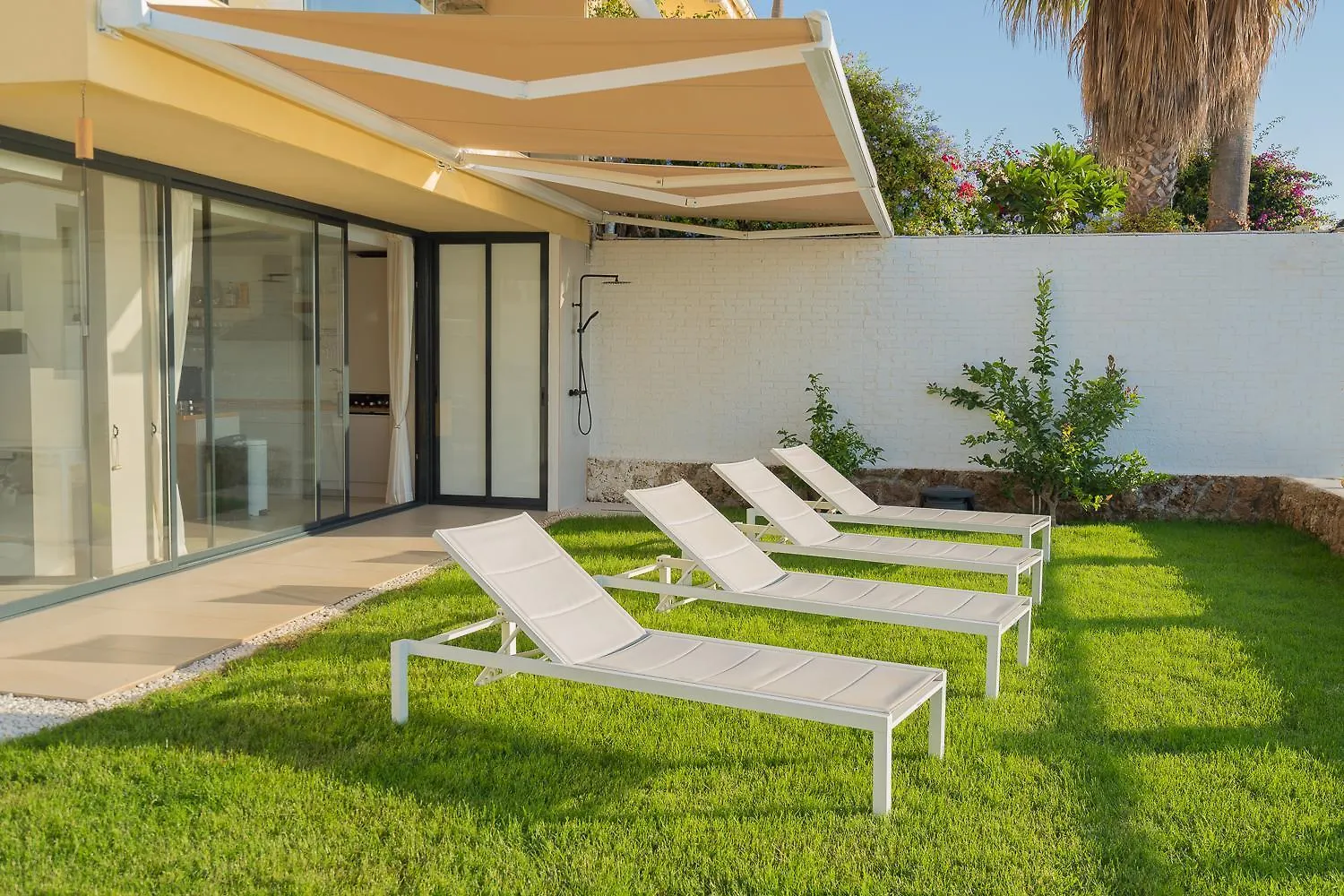 Seaside Tranquility And Urban Luxury - Stylish Duplex In Torremolinos W Jacuzzi Apartment 0*,